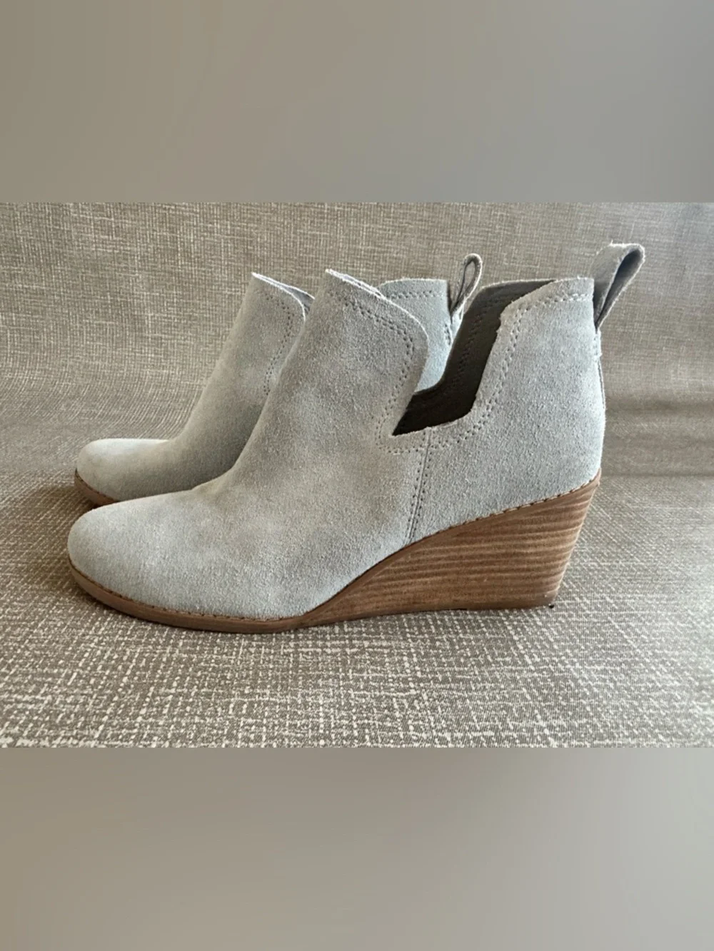 TOMS Suede Wedge Ankle Booties Dusty Blue Gray Slip On Comfort Womens 8.5